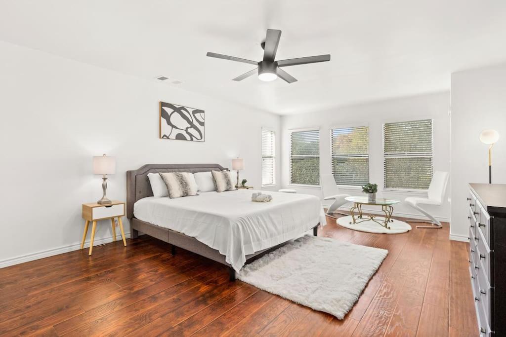 5 Bedrooms With Chefs Kitchen 2 Masters Room And Game Lounge San Antonio Luaran gambar