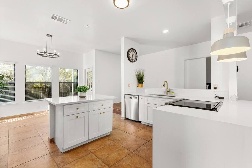 5 Bedrooms With Chefs Kitchen 2 Masters Room And Game Lounge San Antonio Luaran gambar