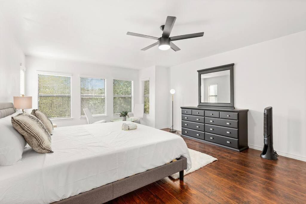 5 Bedrooms With Chefs Kitchen 2 Masters Room And Game Lounge San Antonio Luaran gambar